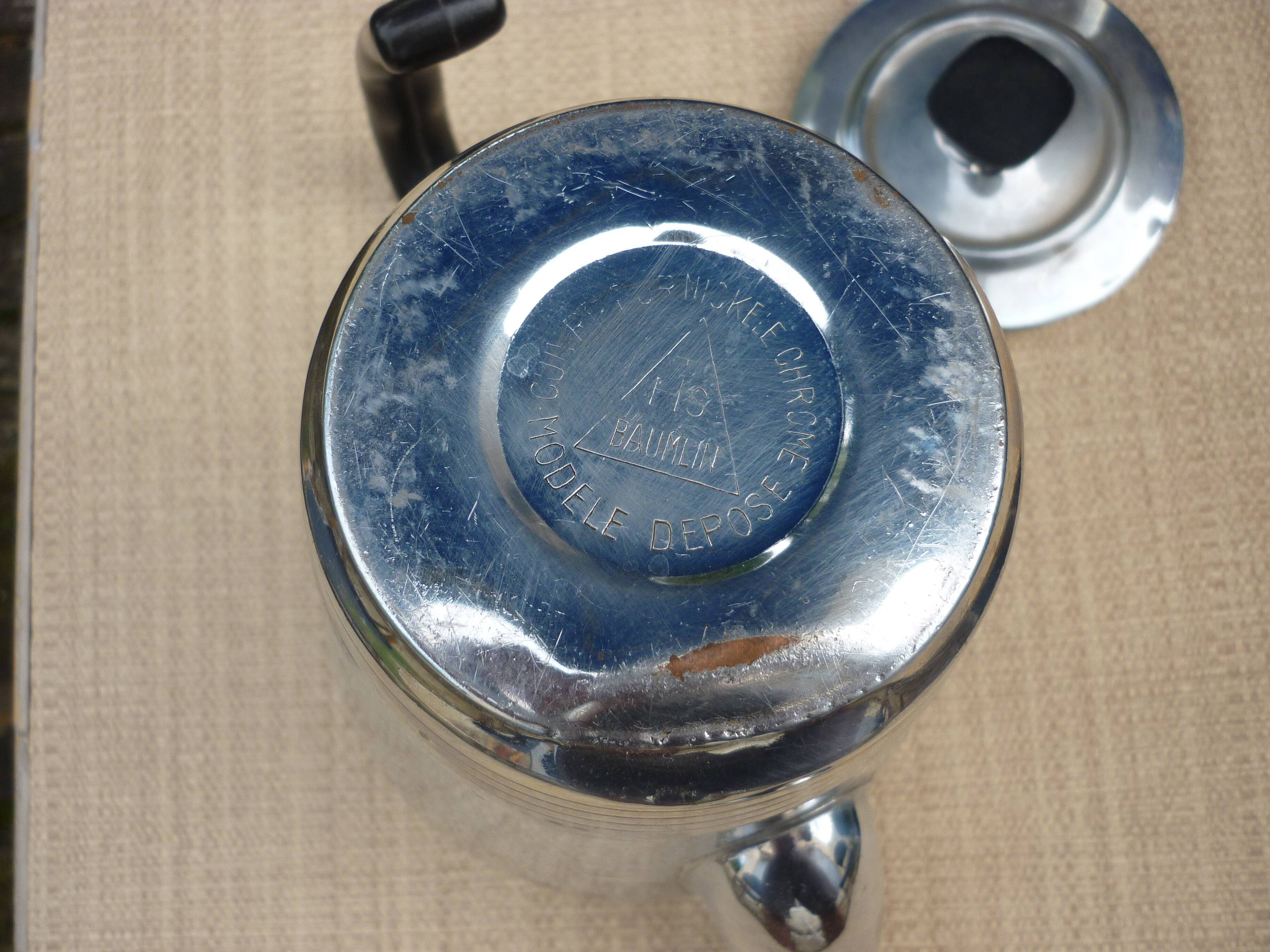 Cafetiere vintage metal chrome and bakelite