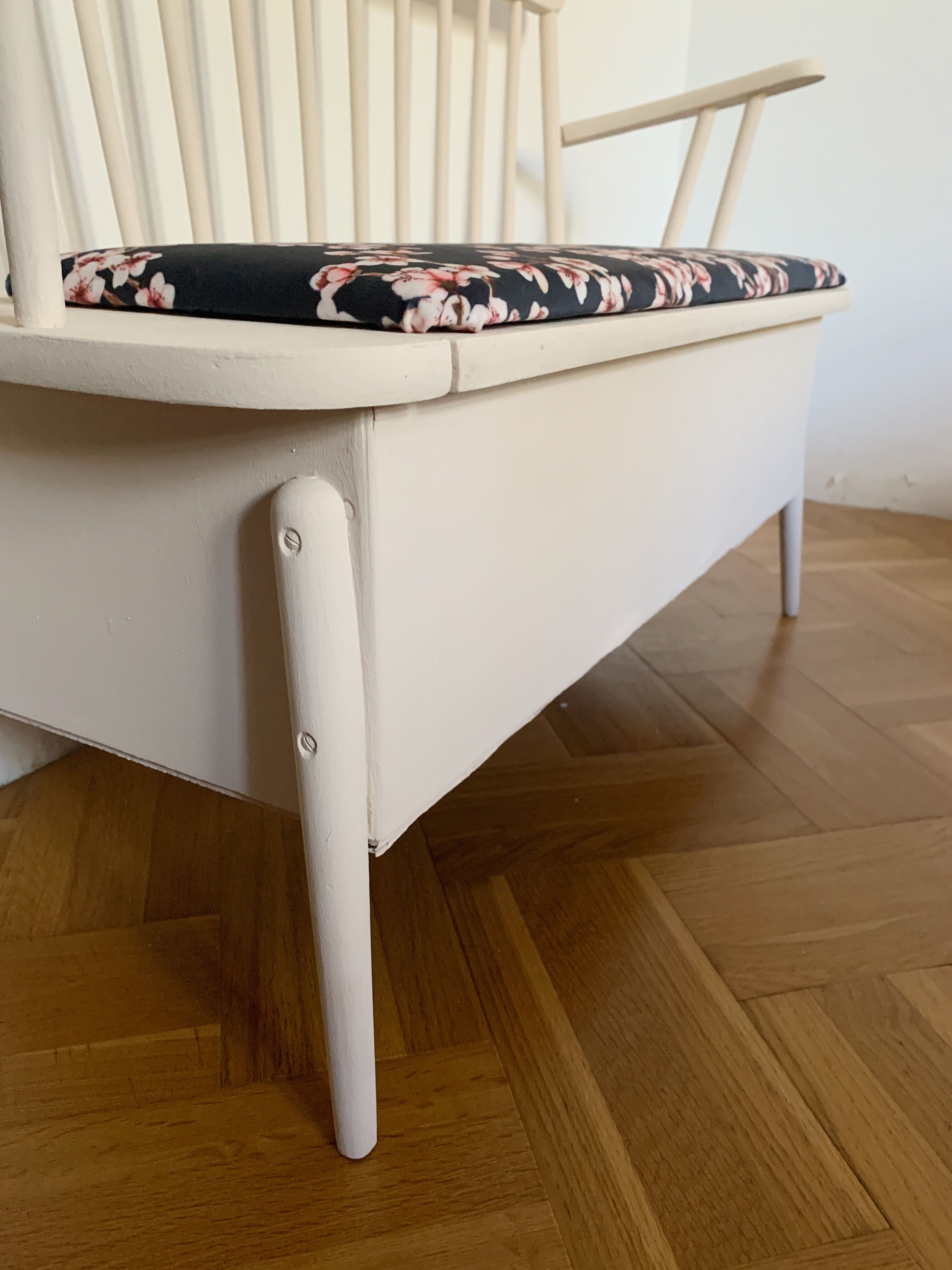 Herlag Child Bench