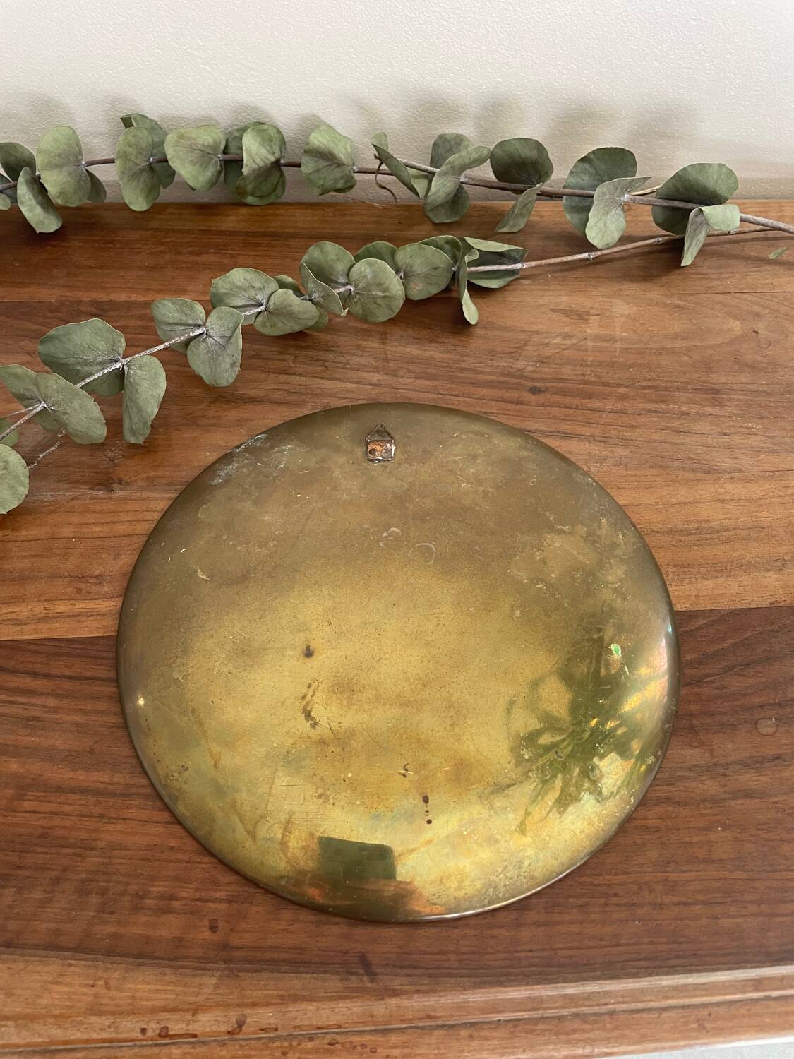 Enamelled brass plate