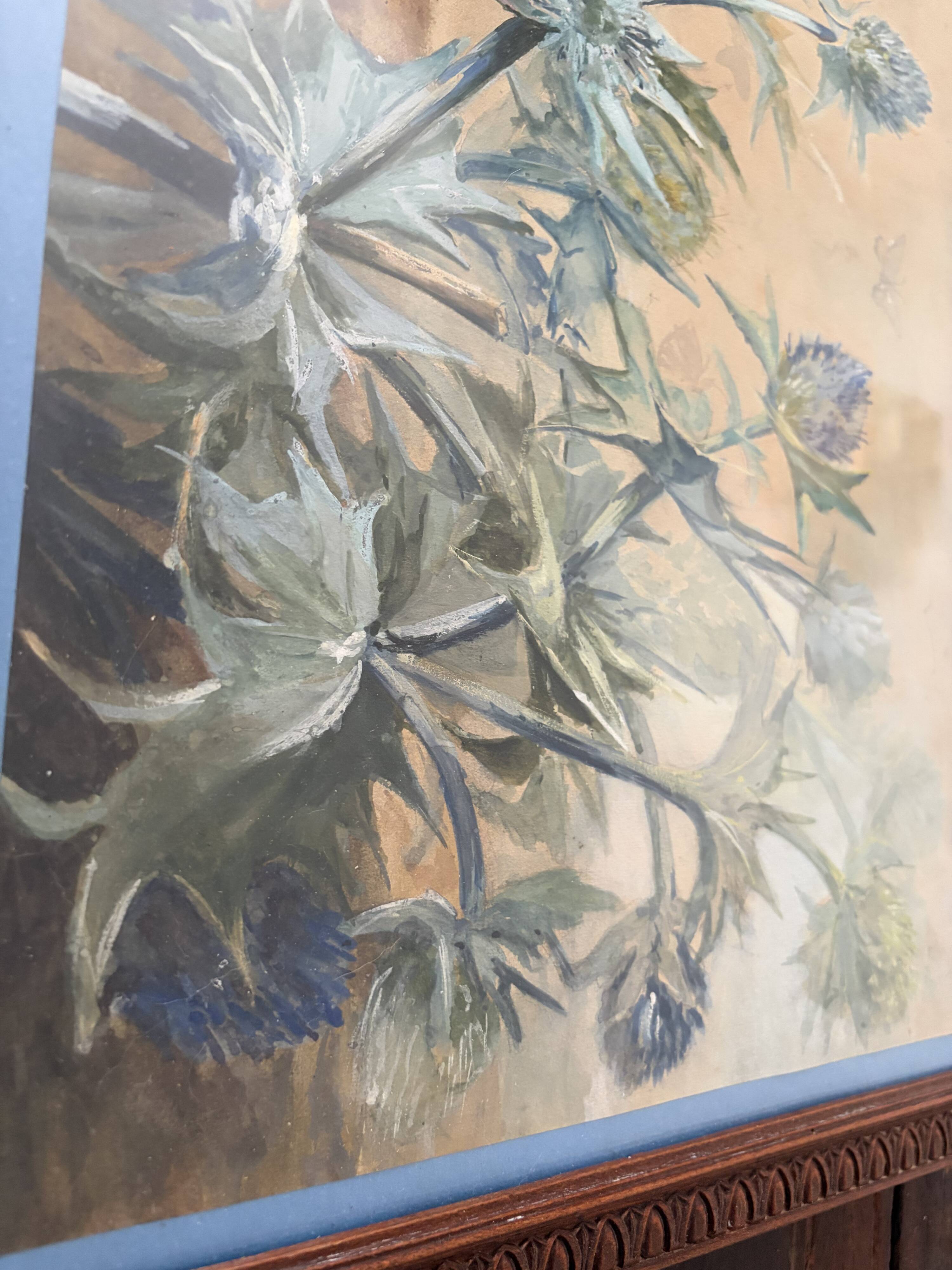 Composition botanique aux chardons bleus – gouache ancienne encadrée