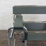 Poltrona Wassily Green Marcel Breuer Knoll