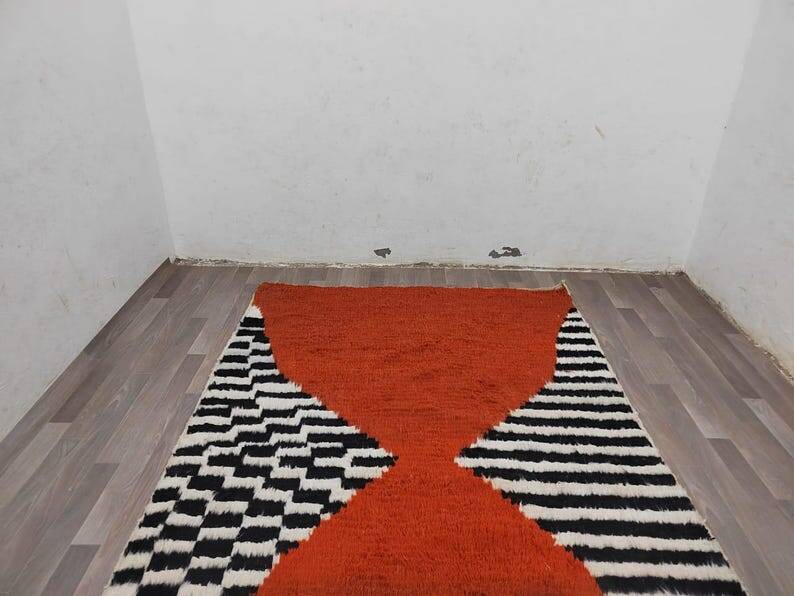 Azilal rug woven in natural wool 250cm x 150cm