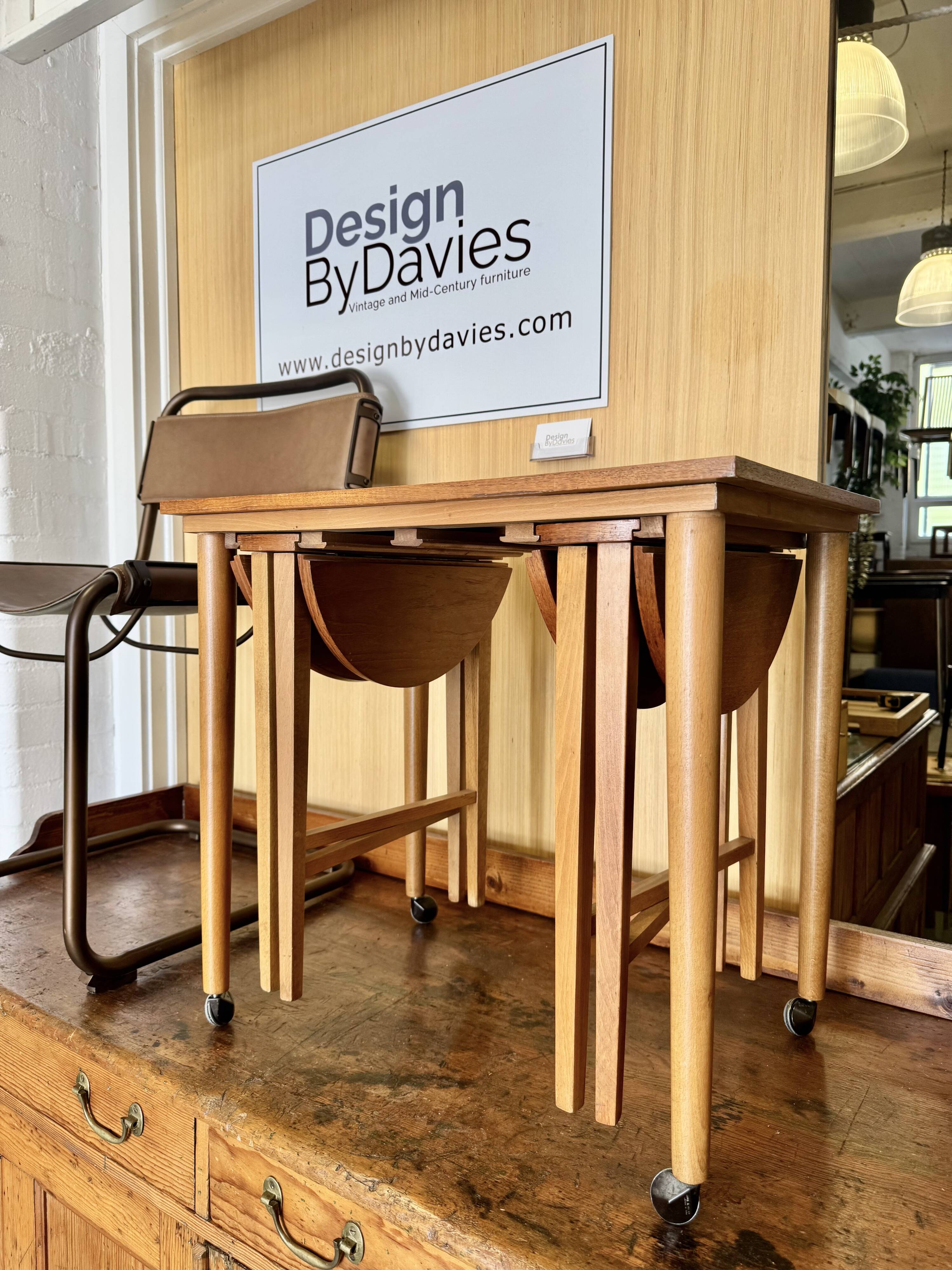 Tables gigognes vintage par Nový Domov