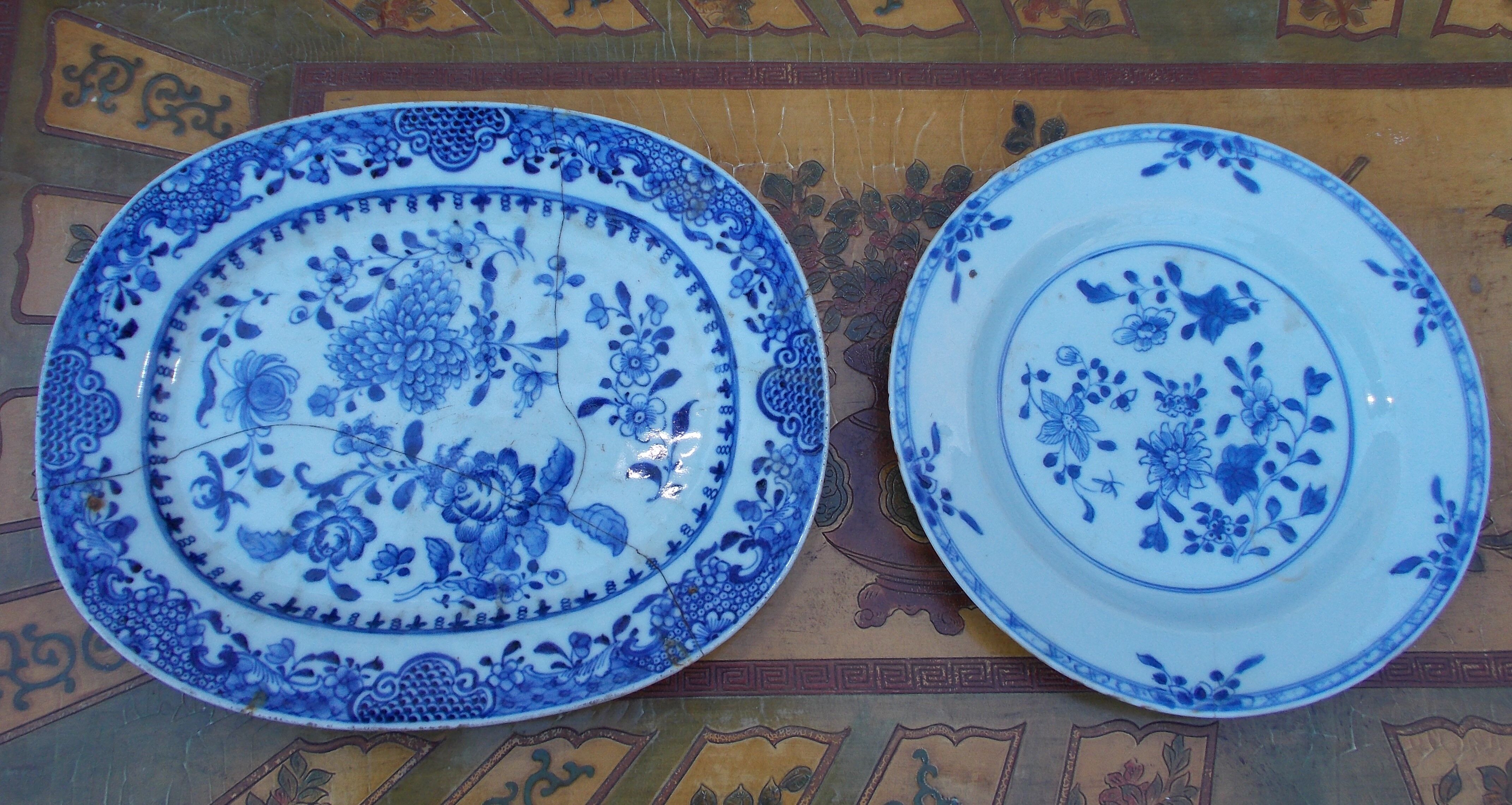 1 dish 1 plate ancient Chinese porcelain white blue