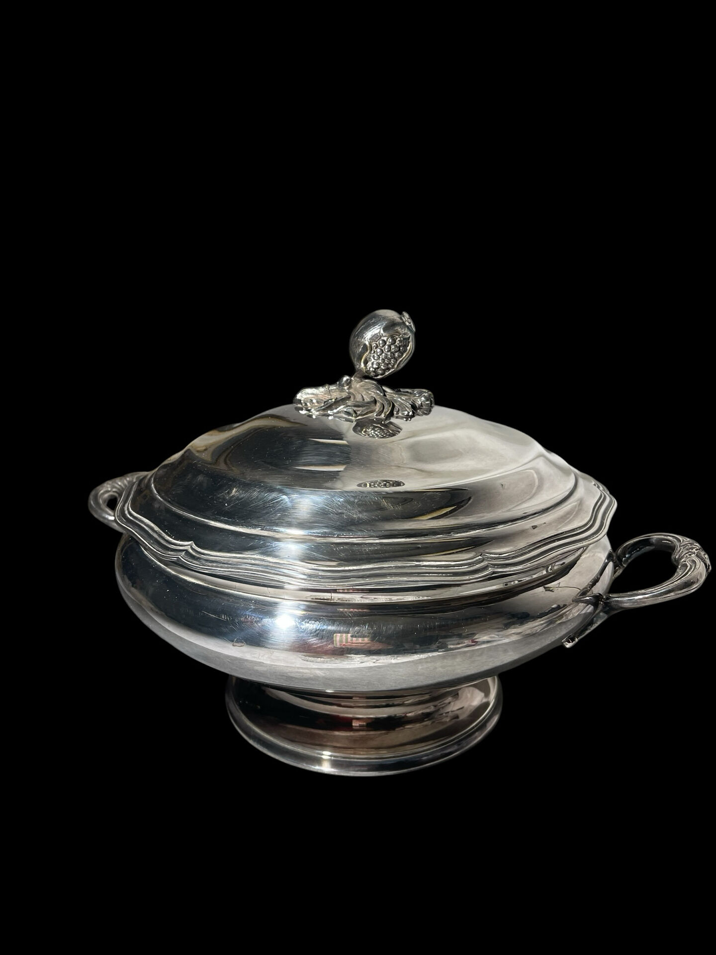 Antique silver-plated soup tureen – Late 19th century
