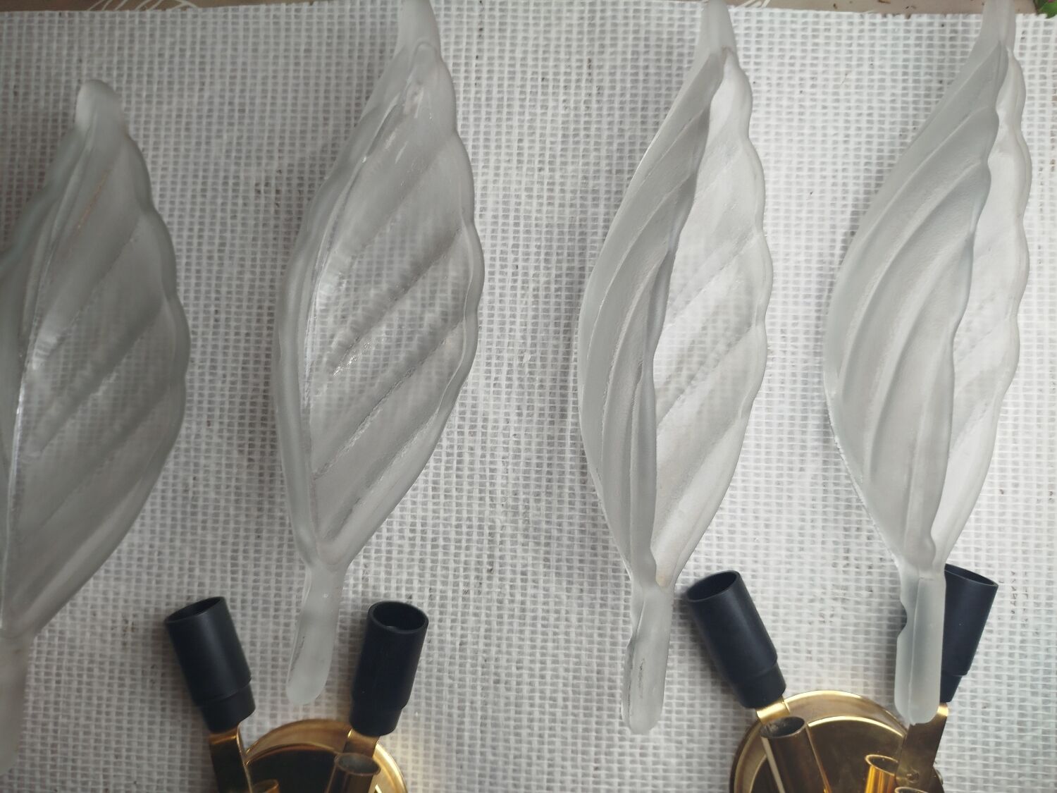 Pair of wall sconces with Italian leaf design in Barovier Murano style.