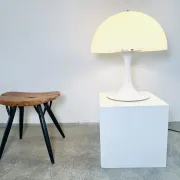 Lampe de table D-2128 par Raak Amsterdam, Pays-Bas, années 1970.