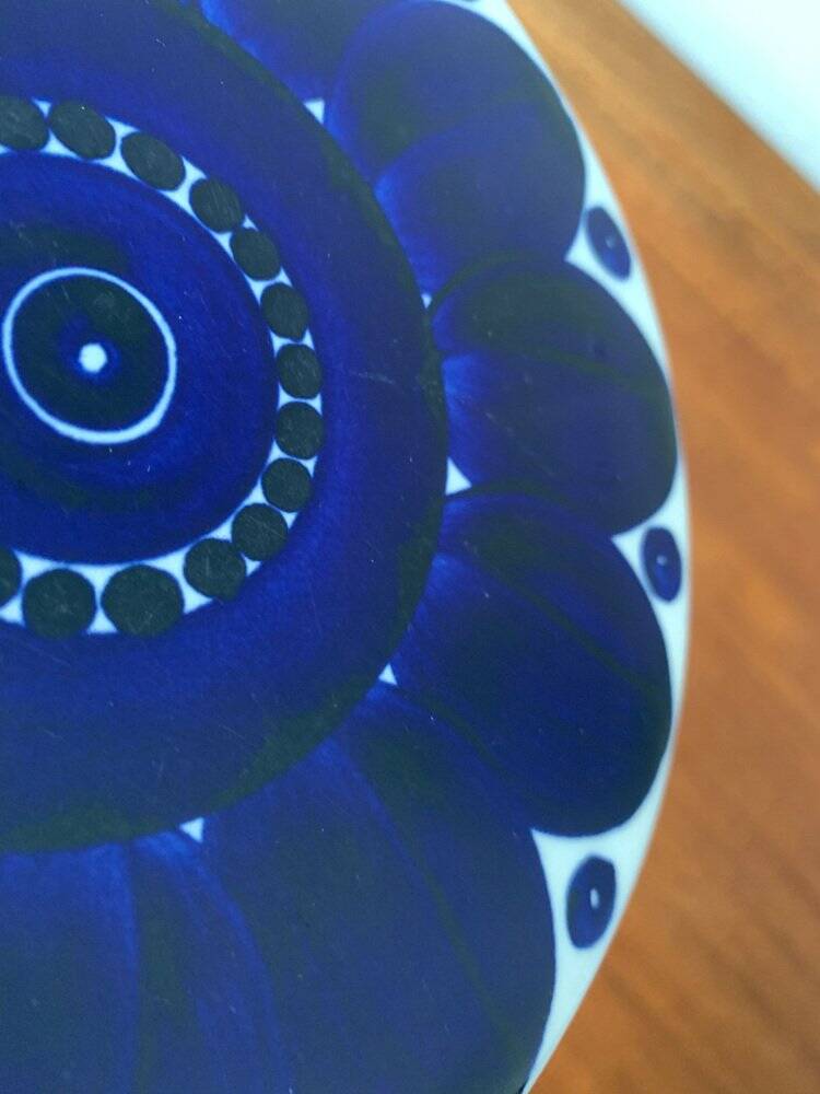 Vintage Valencia wall plate design by Ulla Procope for Arabia, Finland.