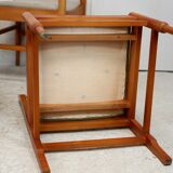 5 chaises en bois piètement fuselé circa 1975