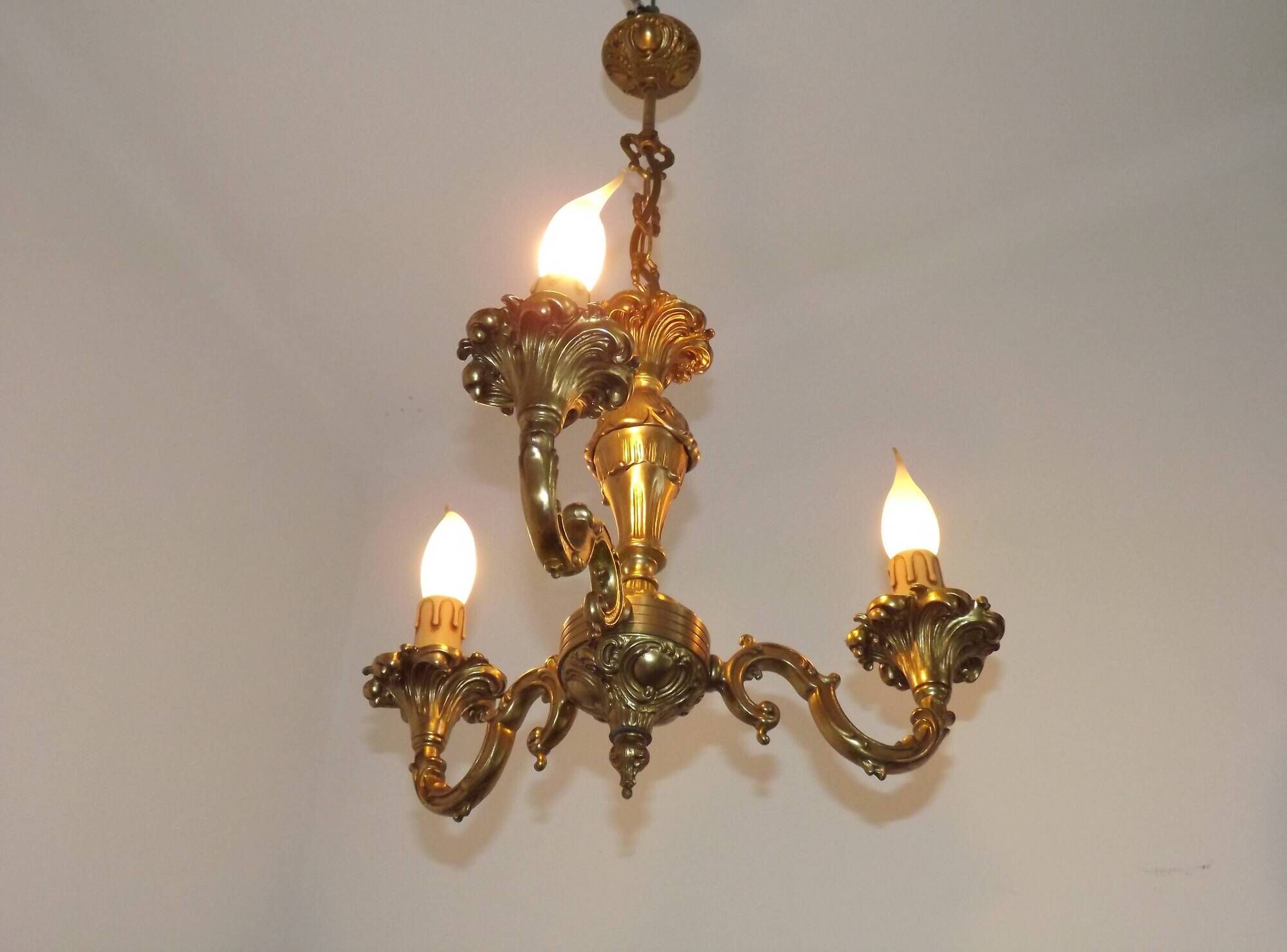 Quality Stamped Bronze French Mid-Century 3-Light Traditional Chandelier
