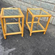 Paire de tables d’appoint en rotin et verre – style vintage années 70