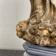 Virgin and Child in alabaster, significant trace of polychromy, Flanders 16th century.