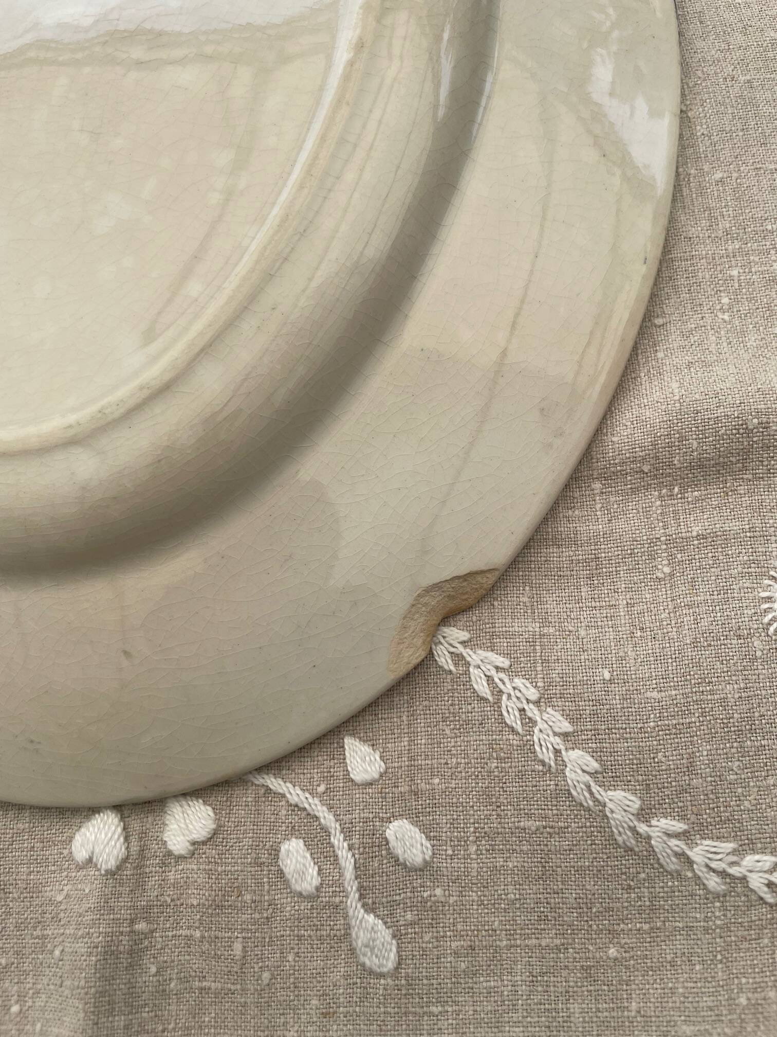 opaque porcelain dish from Gien (Montigny model)