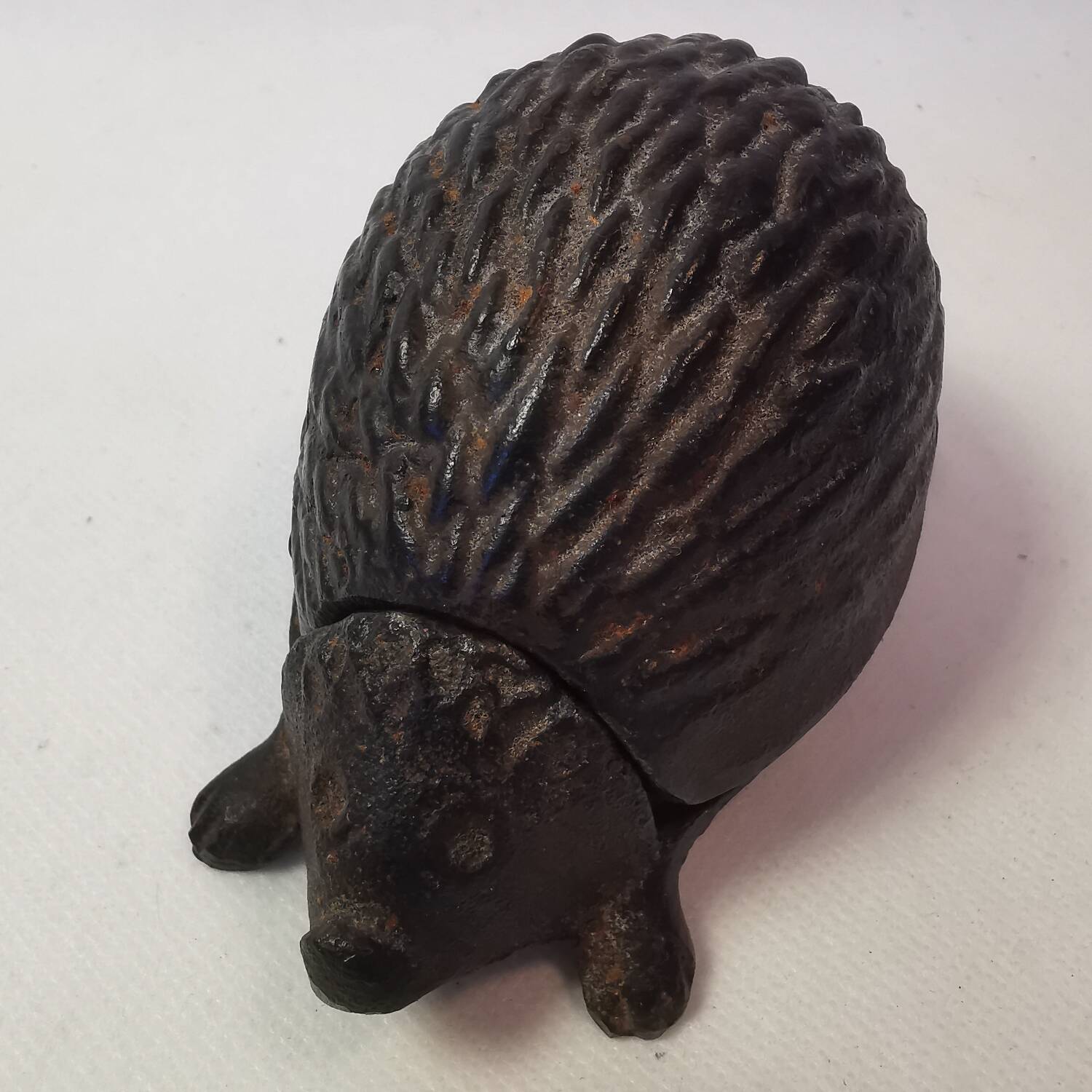 Vintage cast iron key/jewelry storage box. hedgehog shape
