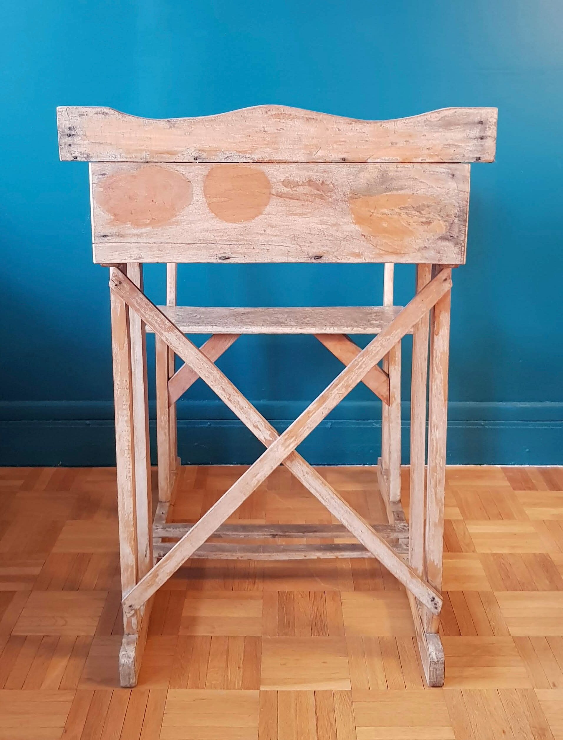 Pupitre d'écolier ancien