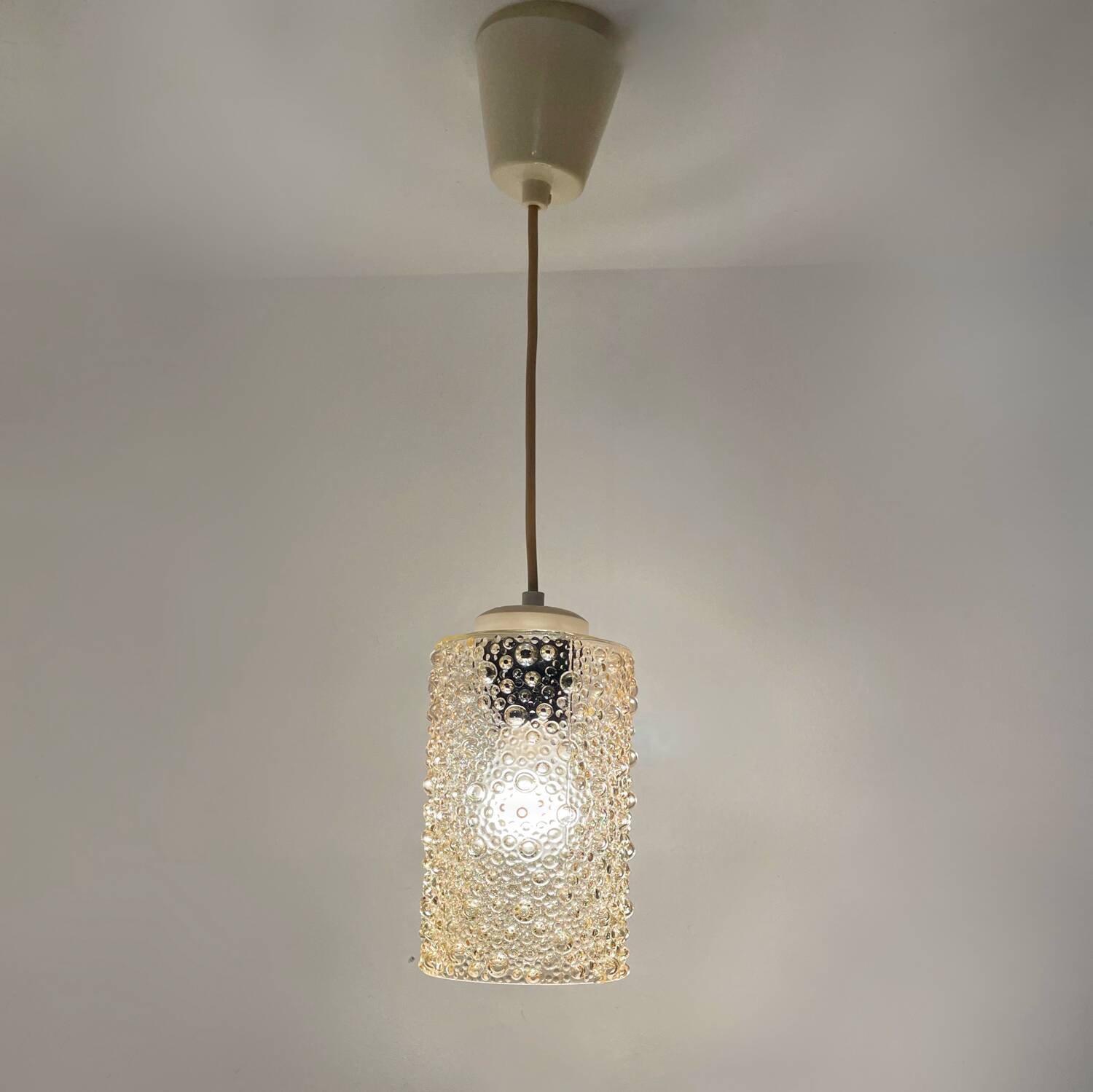 Suspension verre ambré bubble années 60