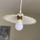 Ancienne suspension abat jour en verre opaline blanc et la bordure ondulée