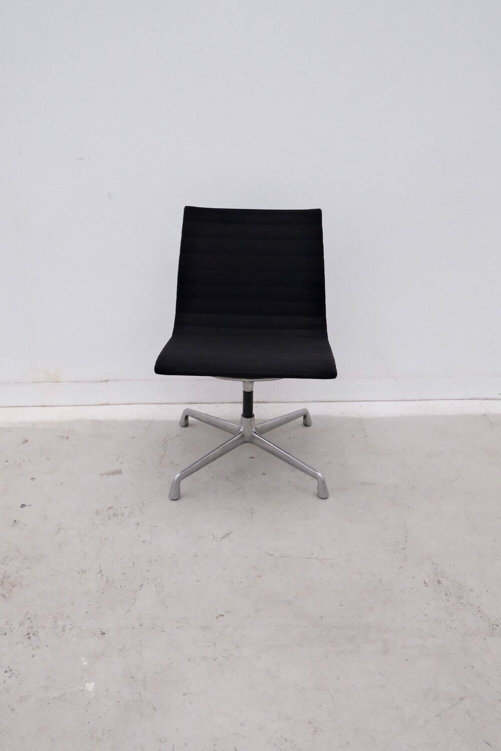 “ea 101” chairs by charles & ray eames for herman miller, 1970