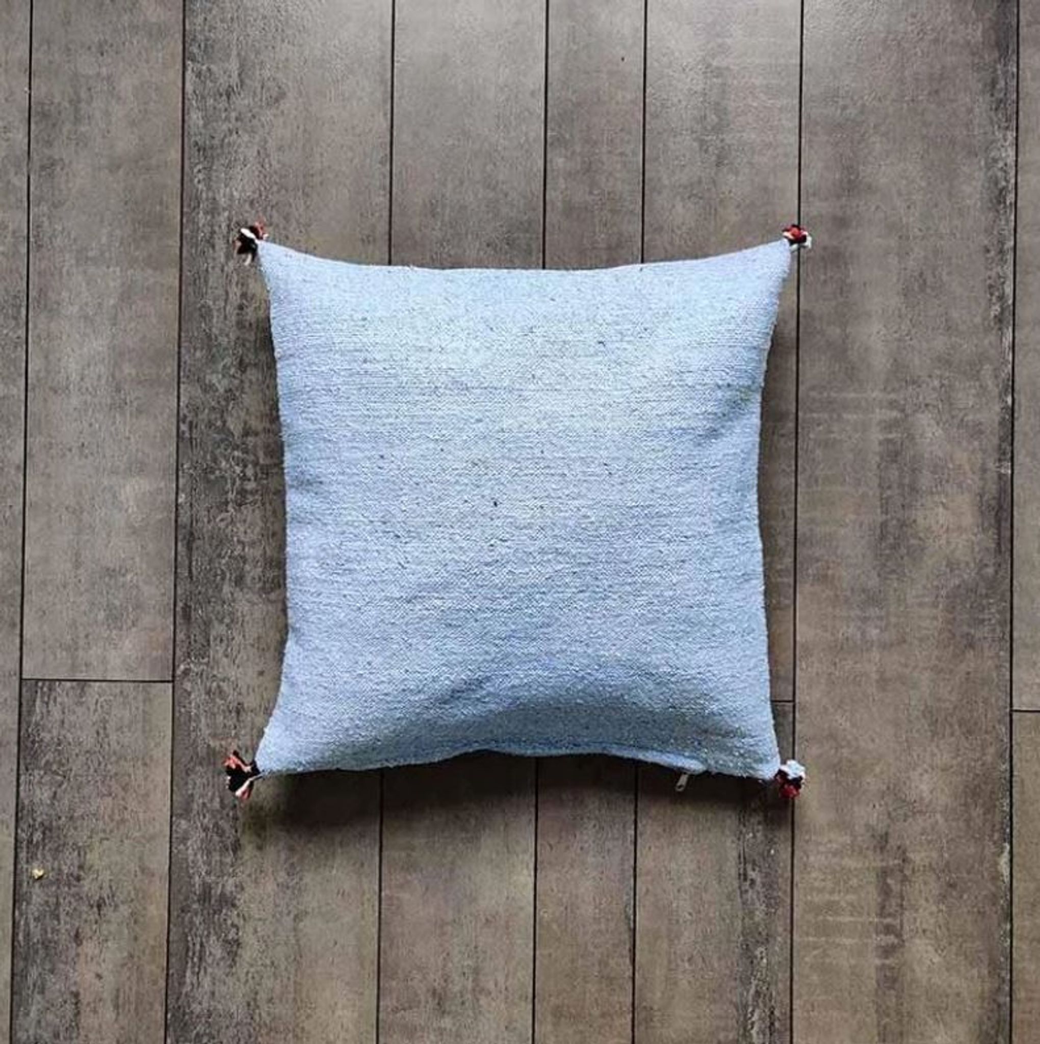 Coussin marocain bleu ciel en coton