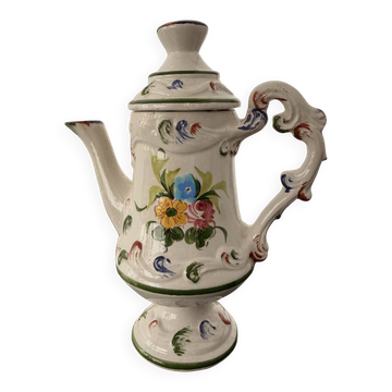 Ceramic teapot