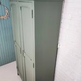 Parisian khaki wardrobe
