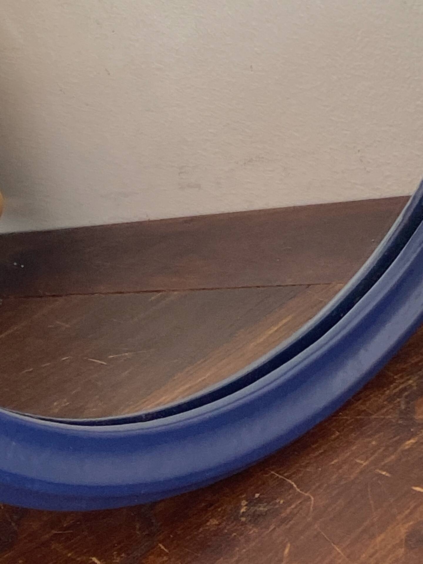 Miroir en fonte bleu nuit 