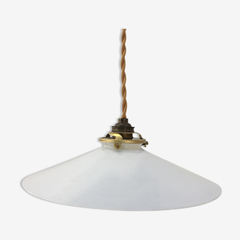 White opaline suspension