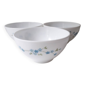 3 Veronica Arcopal forget-me-not bowls (A1)