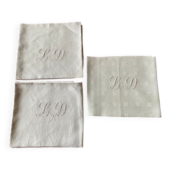 3 Monogrammed napkins