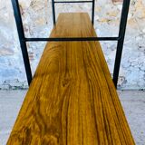 Wall system has 6 Scandinavian modular shelves