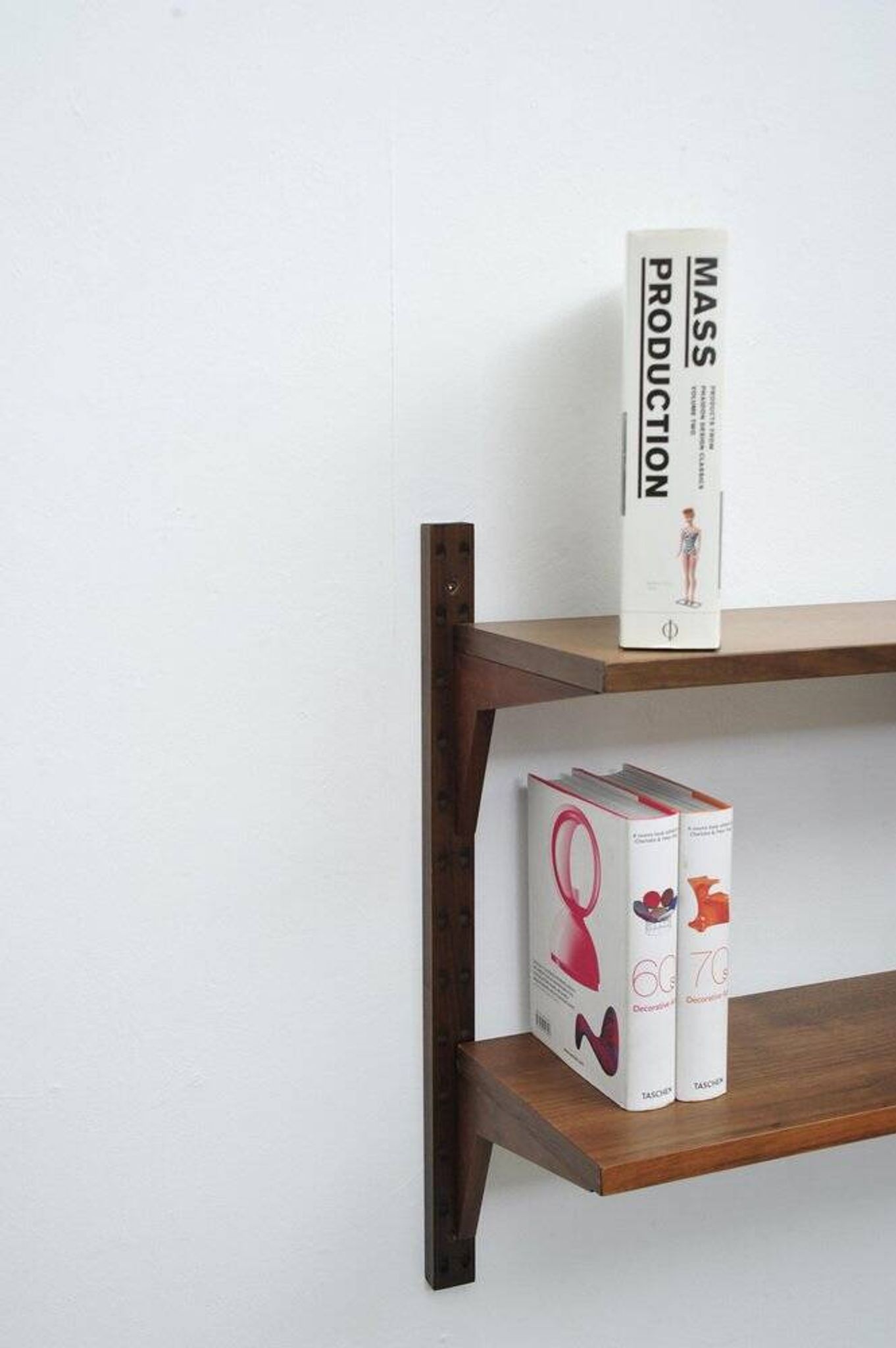 Vintage Royal System shelf in walnut by Poul Cadovius, 1950