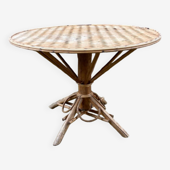 Round chestnut table