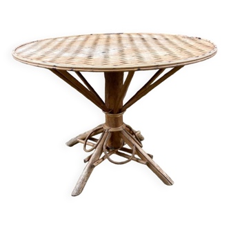 Round chestnut table