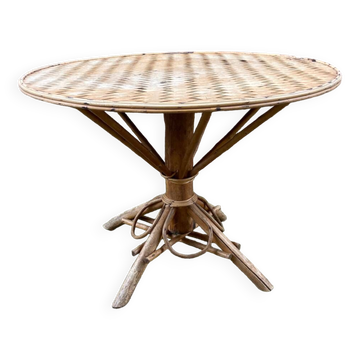 Table ronde en châtaignier