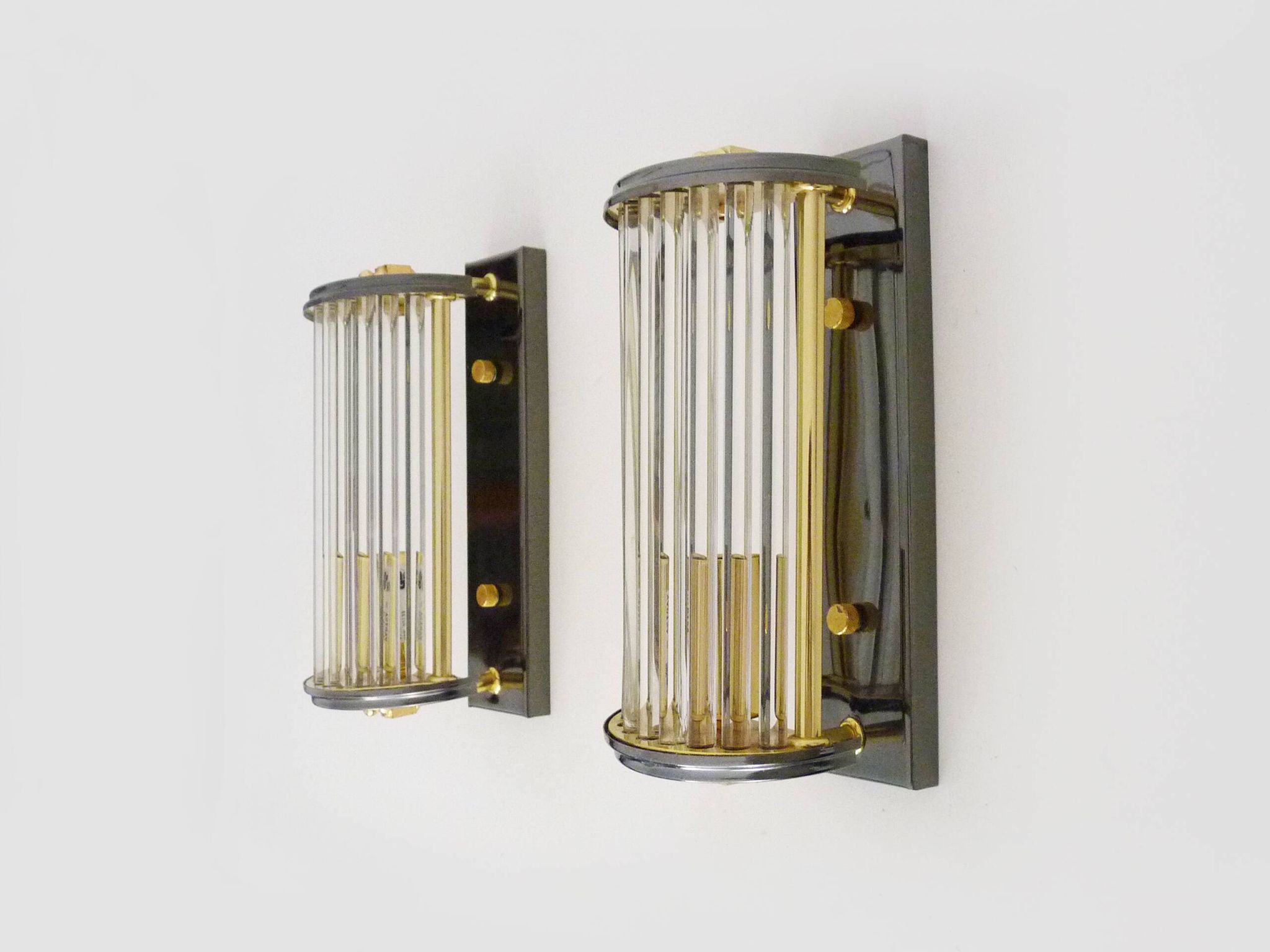 Pair of Art Deco style wall lights, brass, metal and glass GS model Vadisa. 1970s