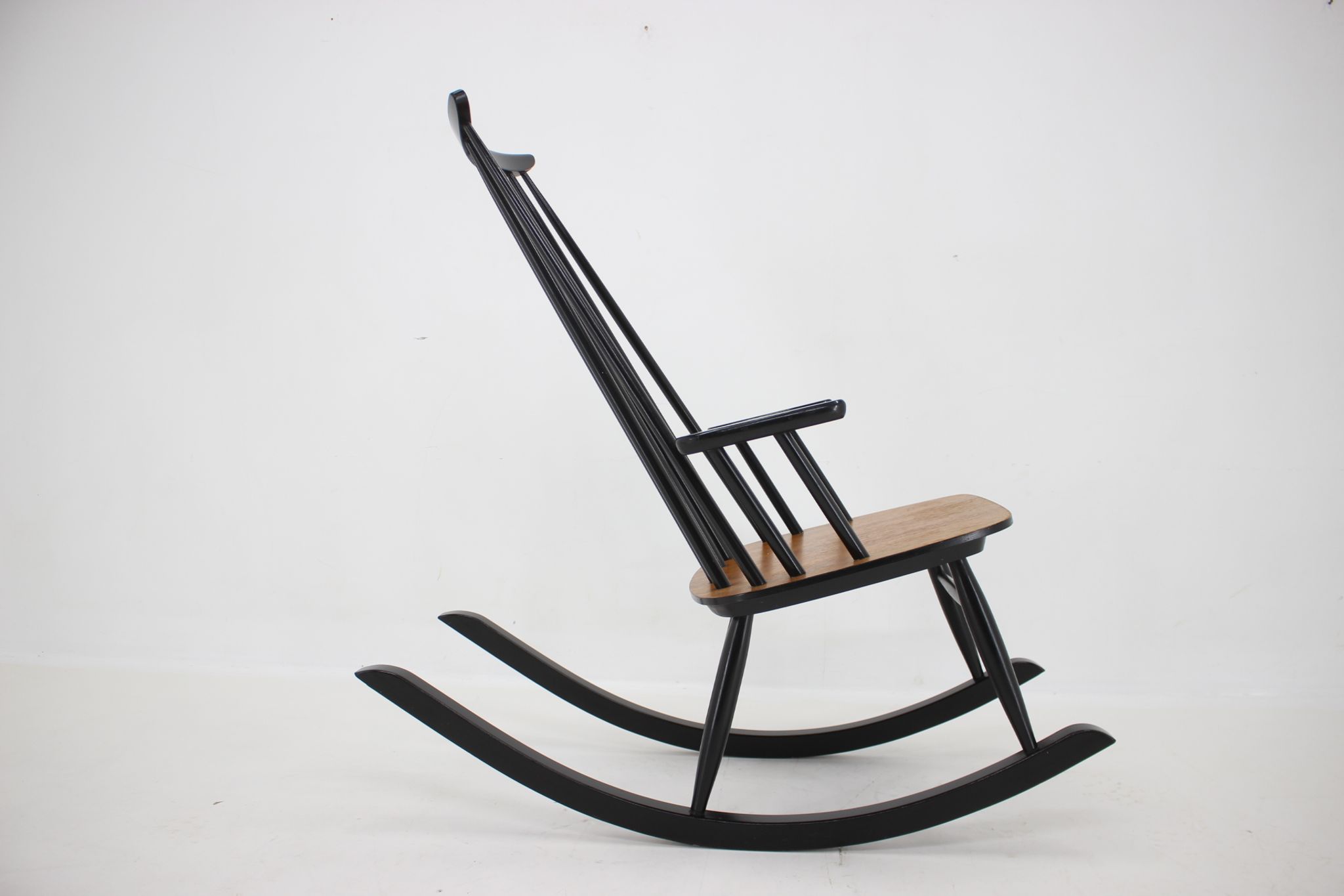 1960s Varjosen Puunjalostus Beech Rocking Chair, Finland