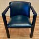 Suite de 3 fauteuils design cuir et métal.