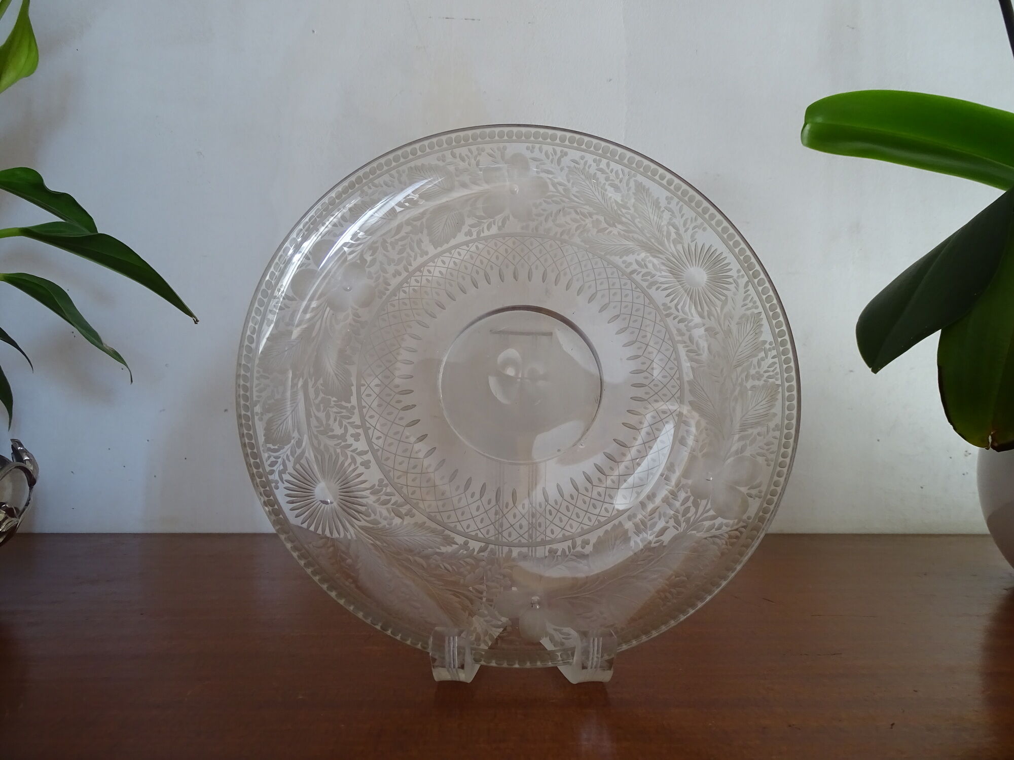 Plate with crystal heel engraved Saint Louis / Baccarat 19th century - 21.5 cm