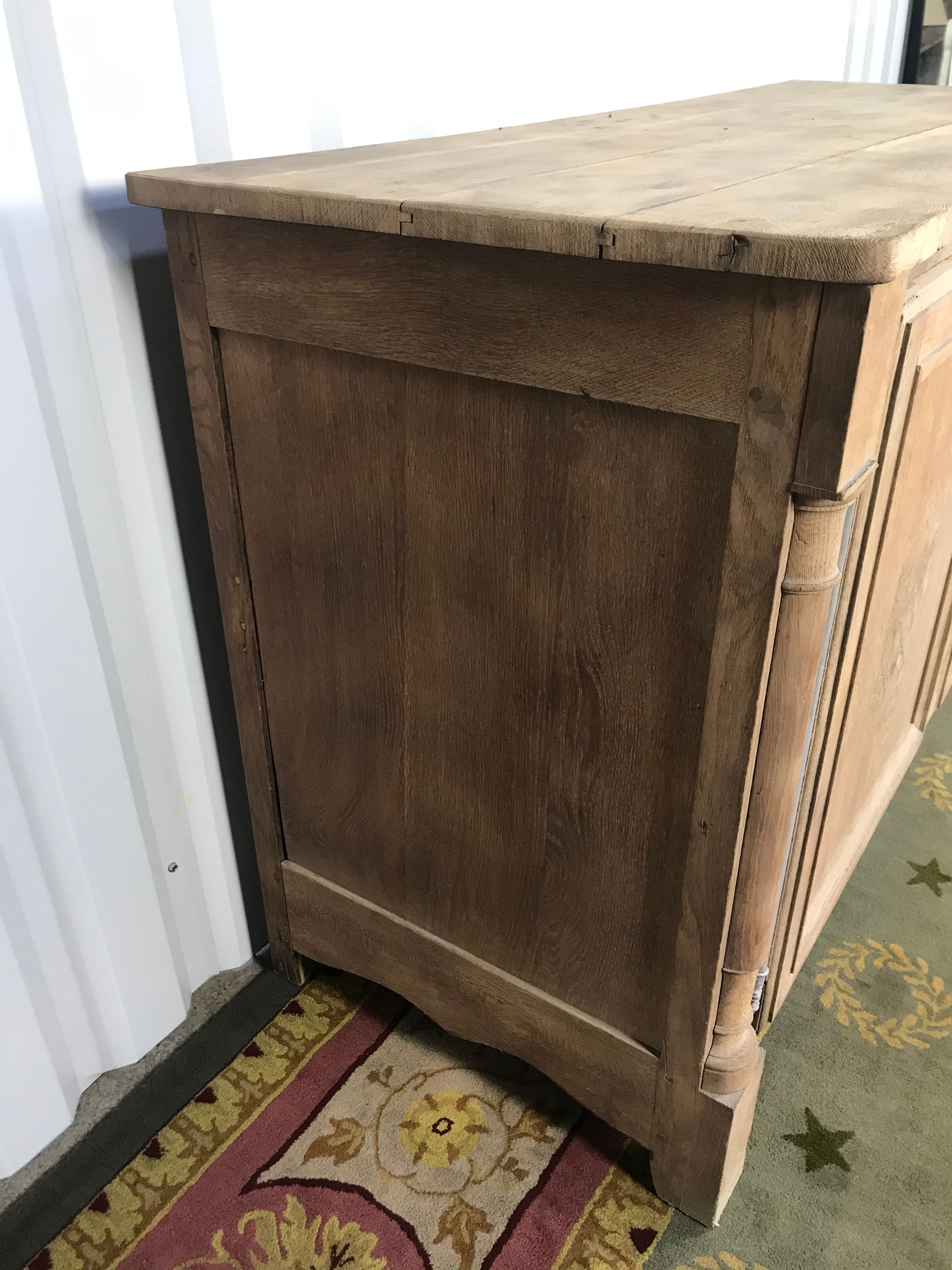 Low buffet in solid oak erased