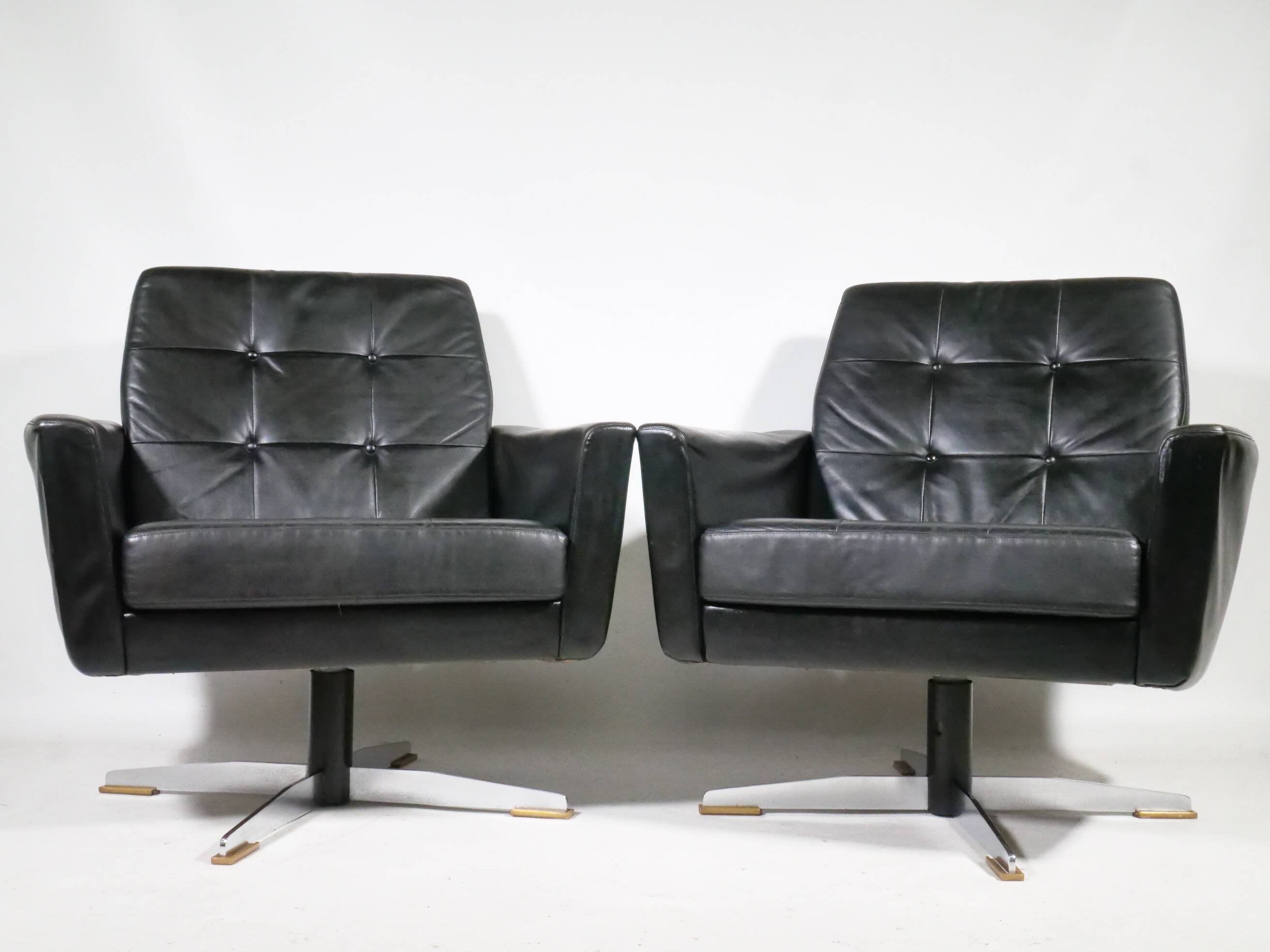 Mid-Century Design Leather Set – Sofa & Armchairs 1960s