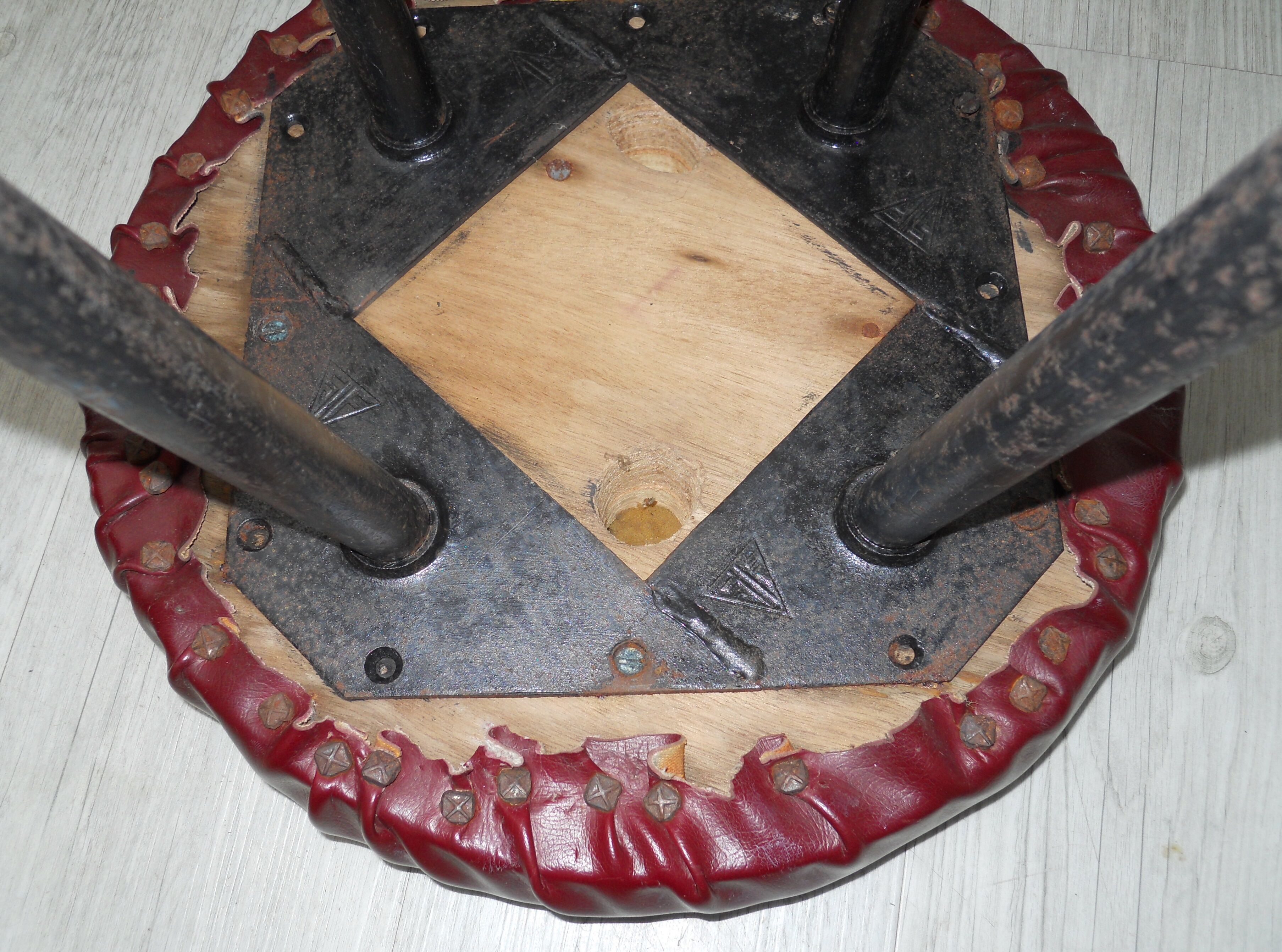50-foot eiffel bistro stool