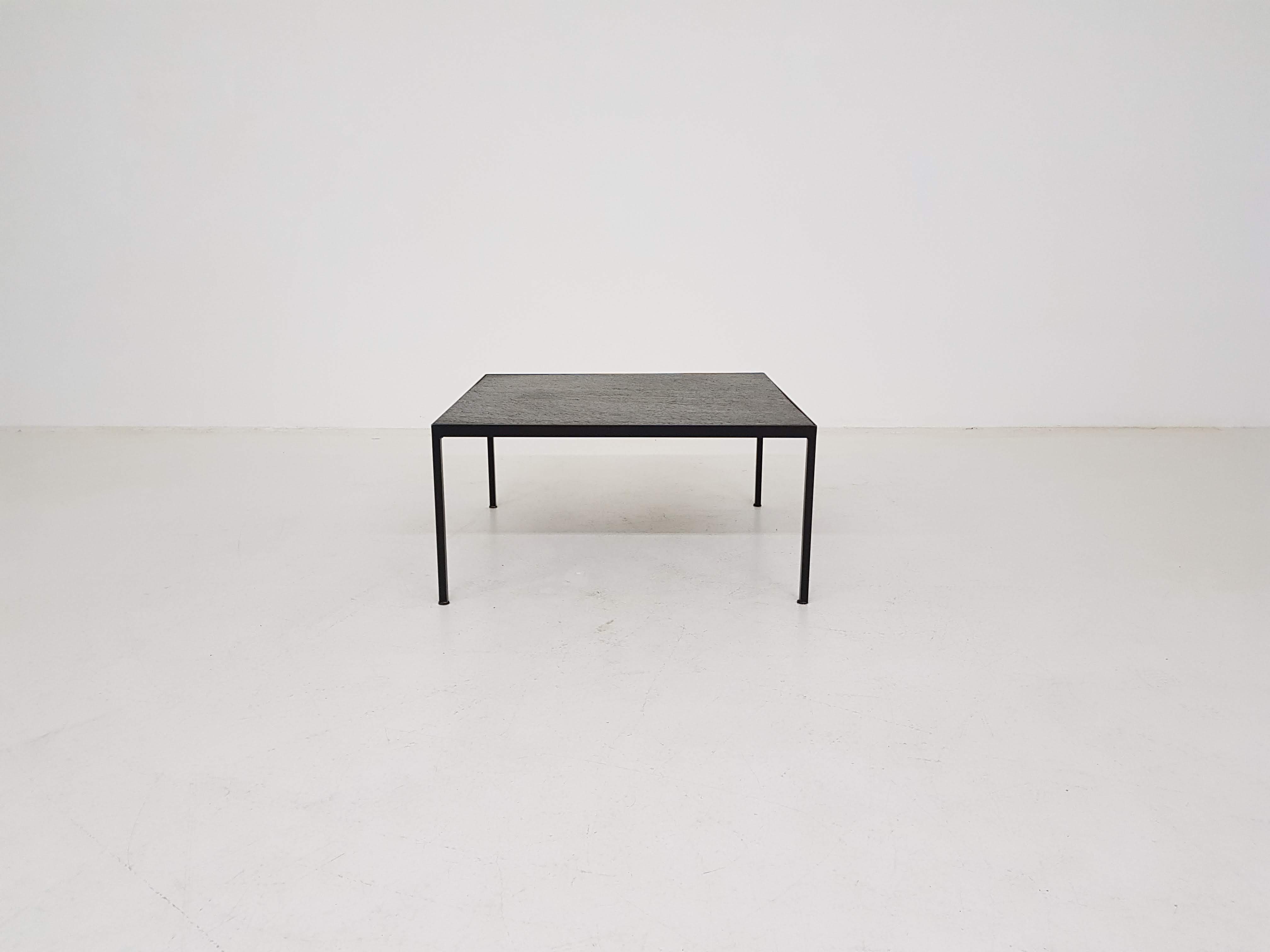 Table basse, en métal aux Pays-Bas, 60's