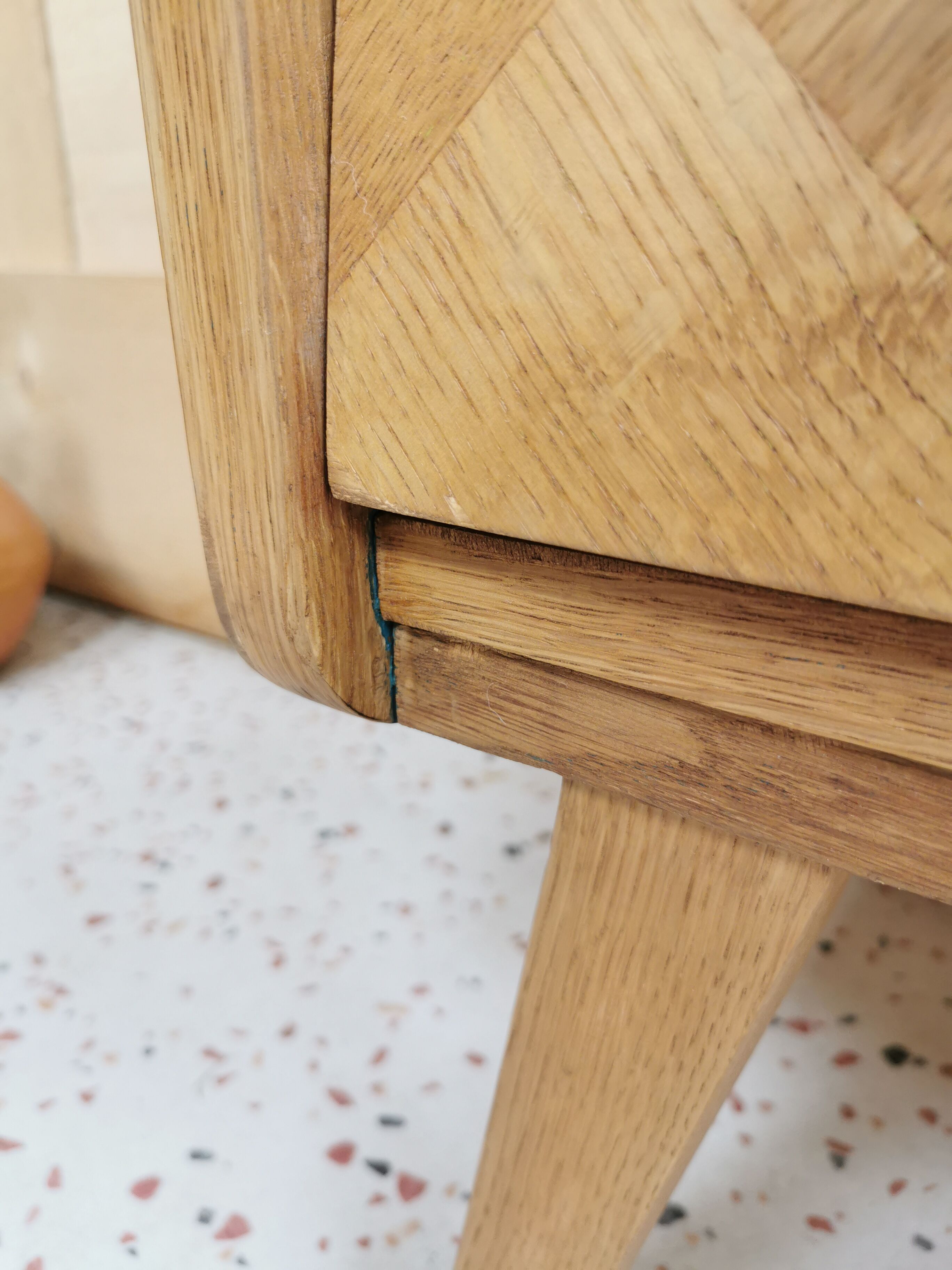 Chest of drawer compass feet