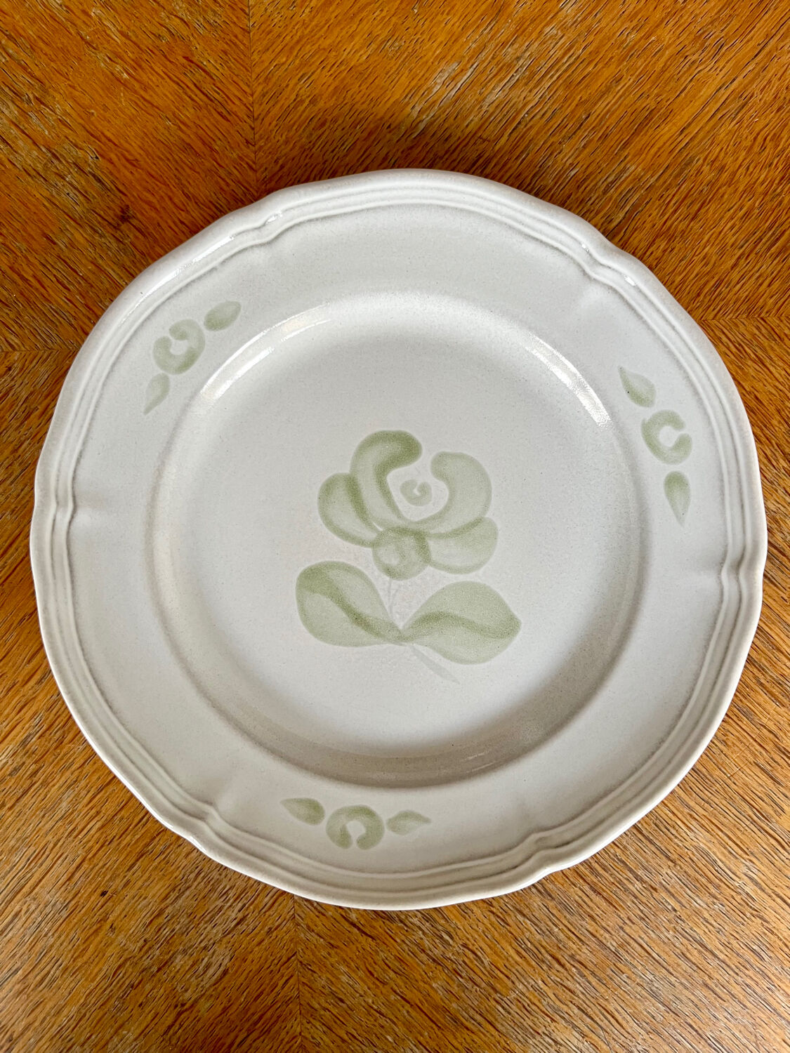 12 flat plates in earthenware, Niderviller