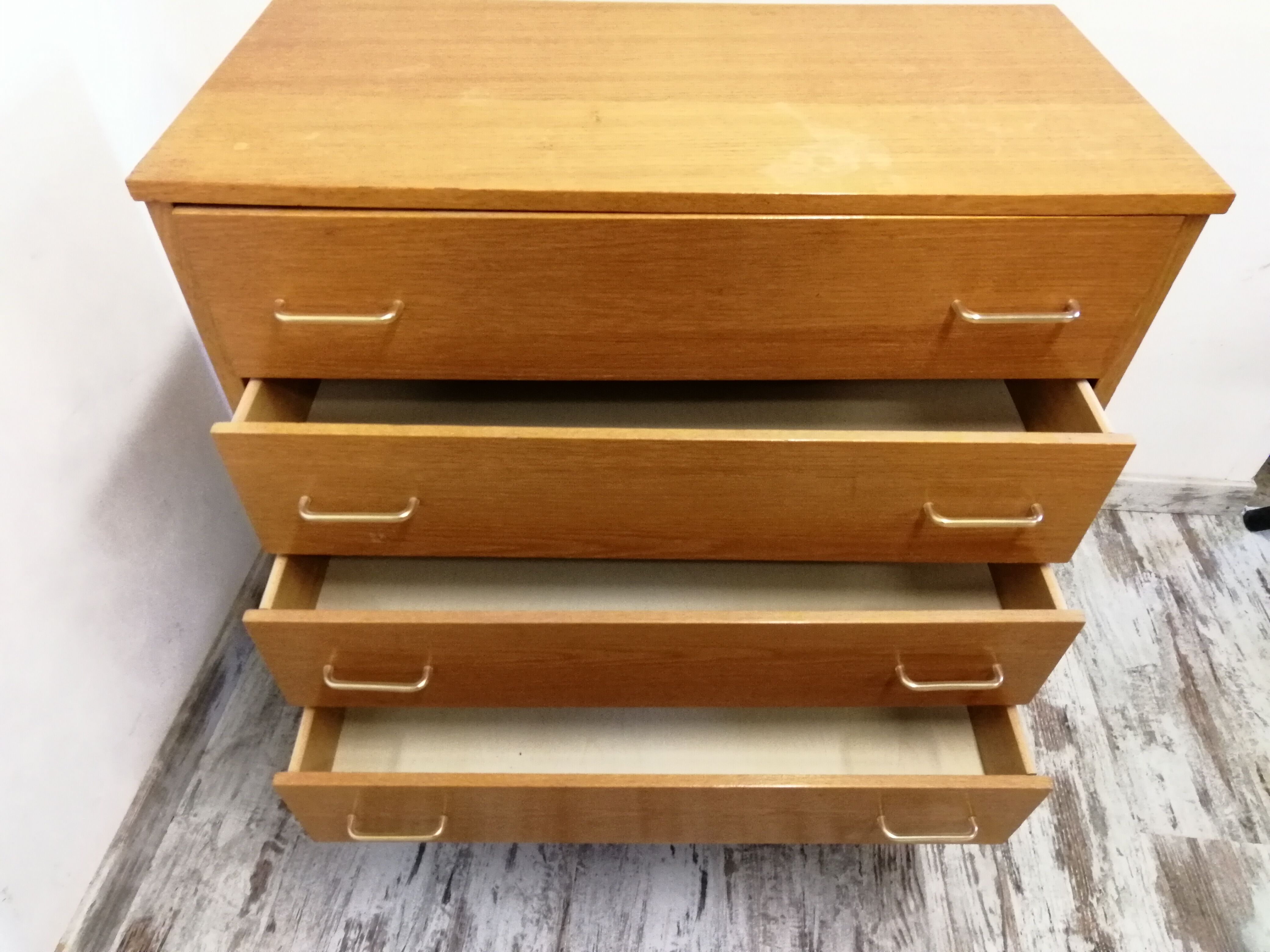 Scandinavian chest of drawers