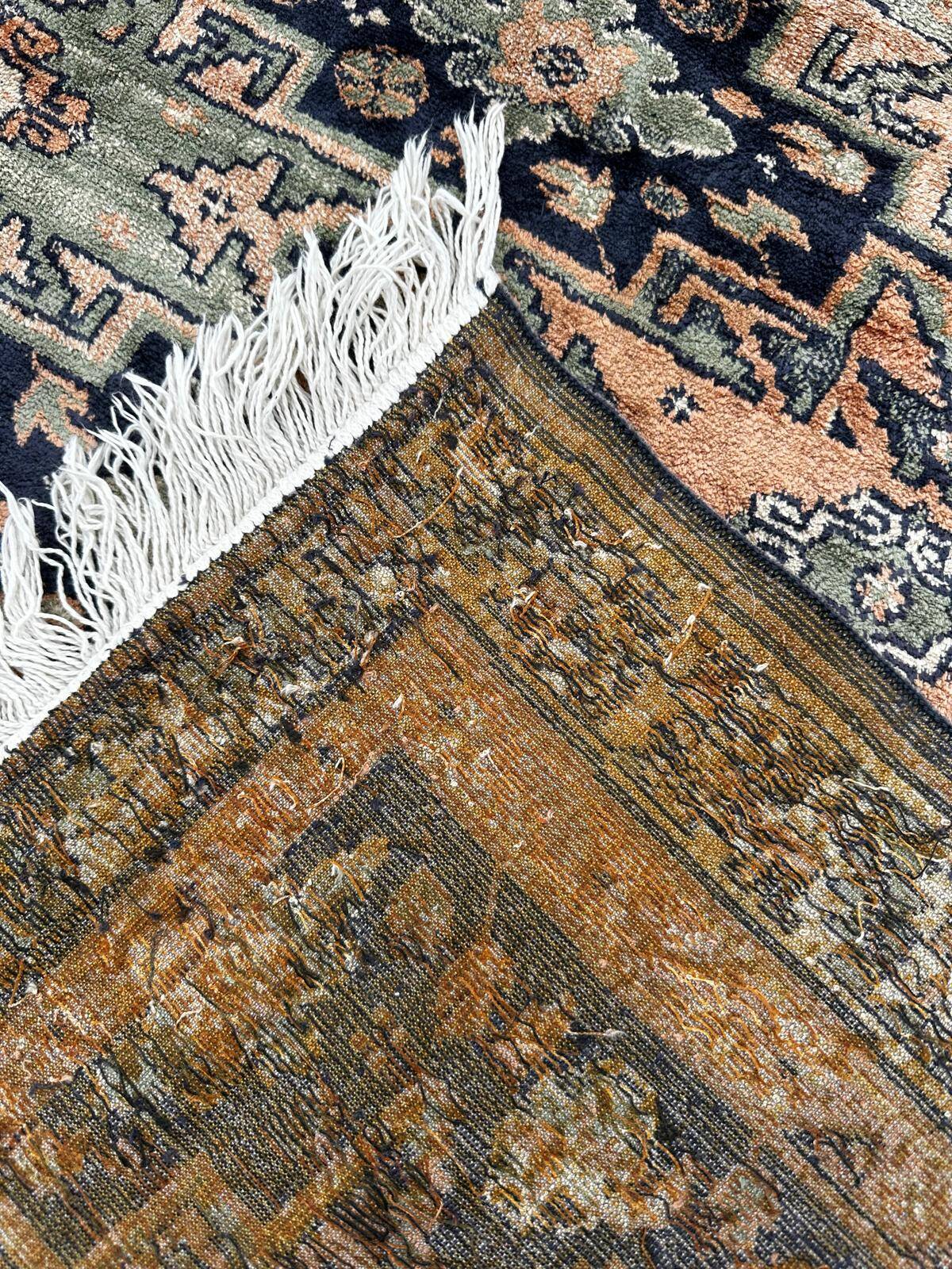 Oriental style rug 170cm x 140cm