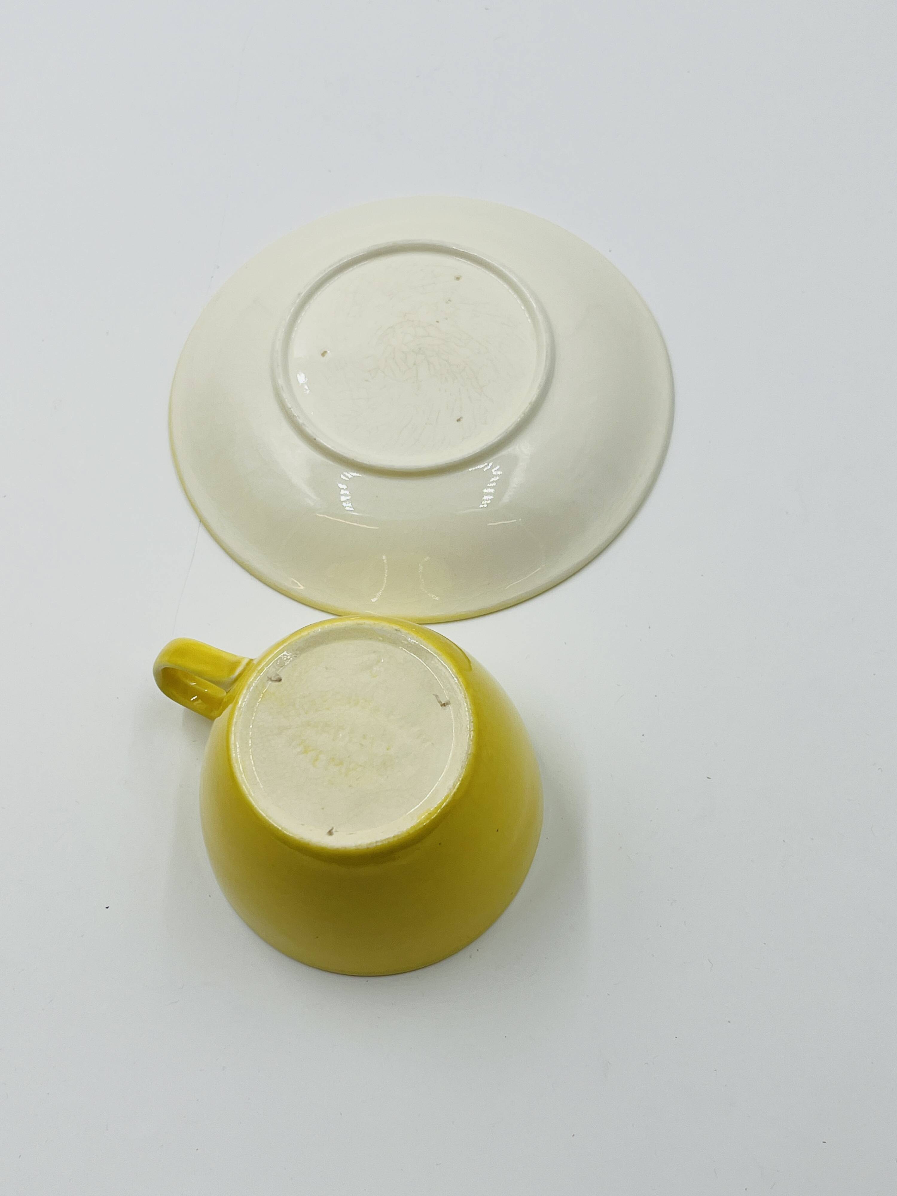 Service 10 tasses jaune Boch Belgique vintage