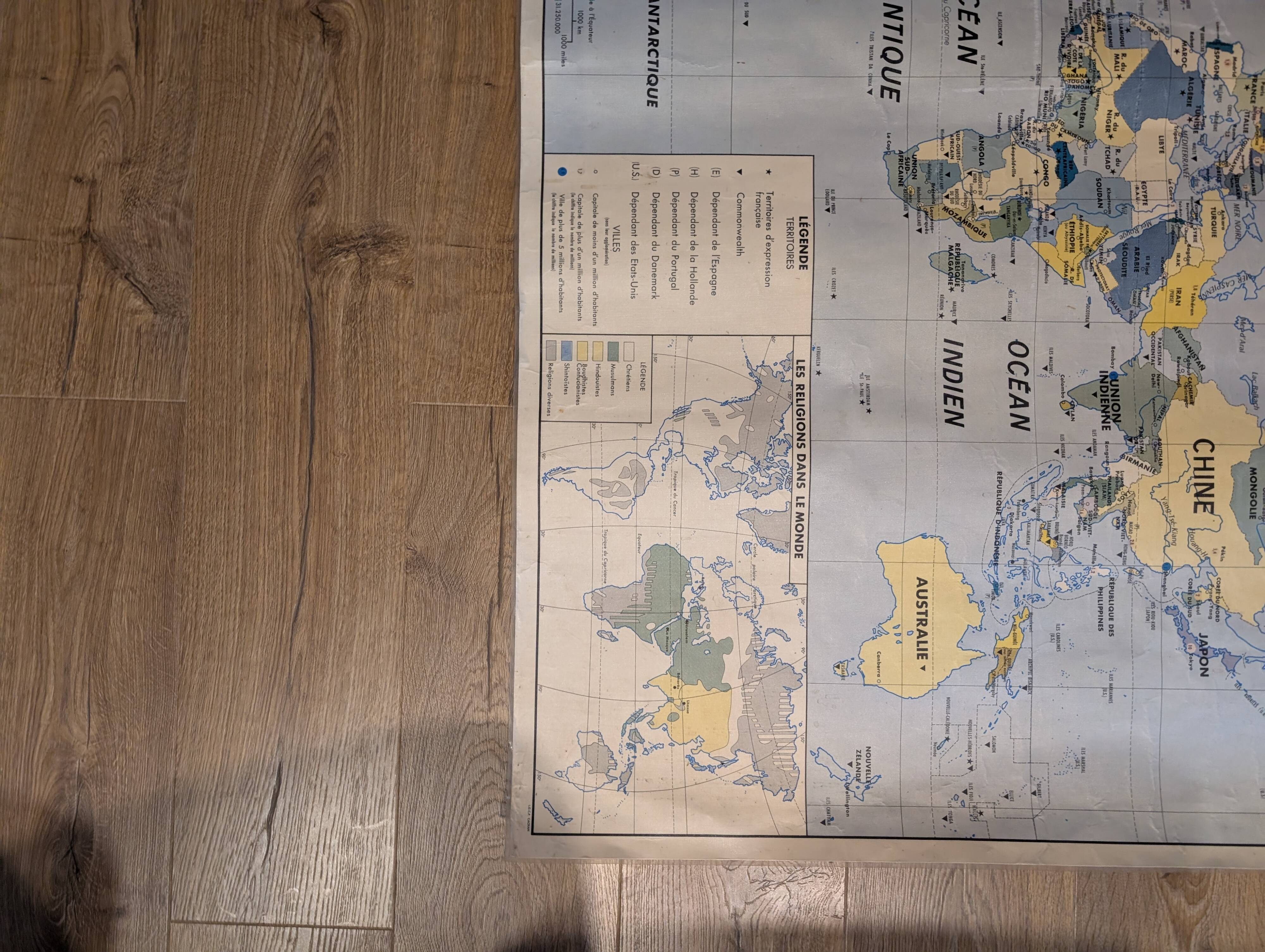 Carte scolaire - planisphère politique et planisphère économique