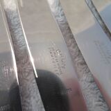 11 silver-plated dessert knives, Ercuis goldsmith, Roses model, Louis XVI style