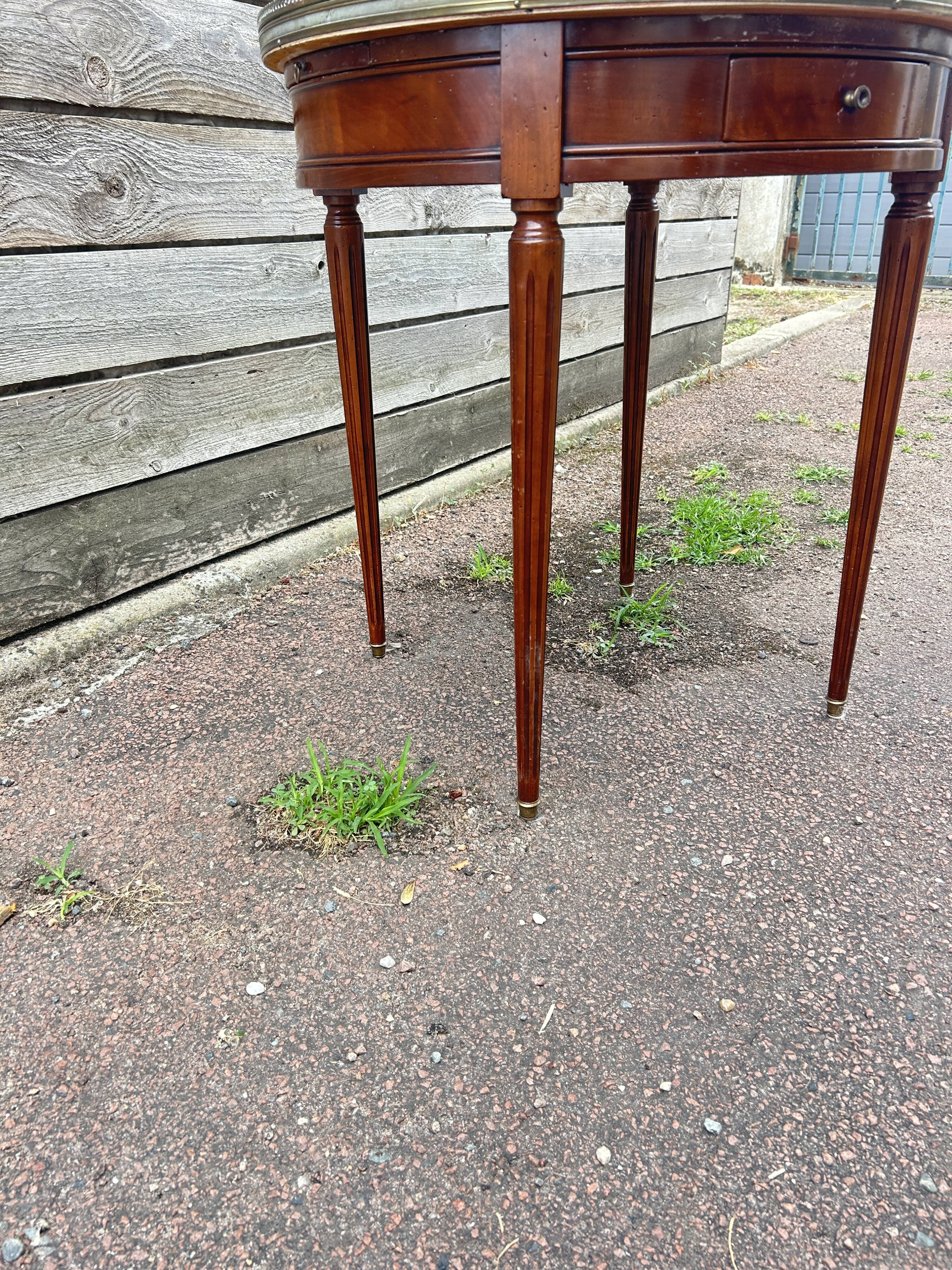 Bouillotte table in Louis XVI style